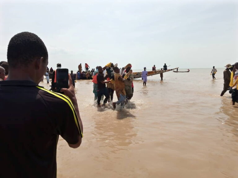 Ƴan mata 7 sun mutu a kwale-kwale a kan hanyarsu ta zuwa Maulidi a Jigawa Ƴan mata 7 sun mutu a kwale-kwale a kan hanyarsu ta zuwa Maulidi a Jigawa