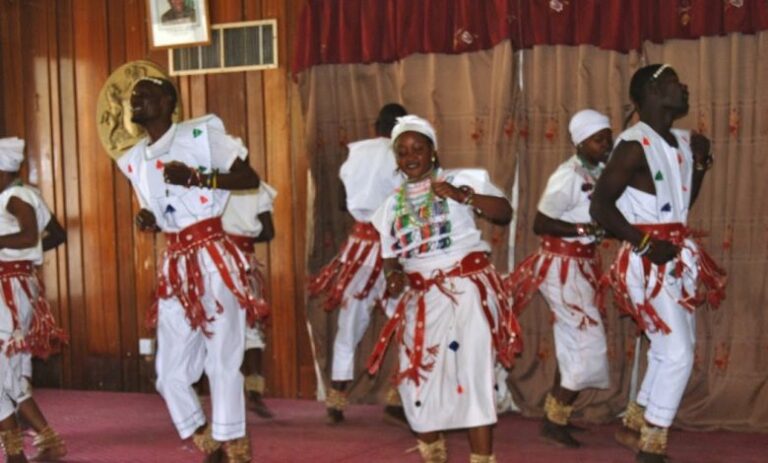 Gwamnatin Kano ta ɗauki ƴan ƙoroso 45 aiki na din-din-din Gwamnatin Kano ta ɗauki ƴan ƙoroso 45 aiki na din-din-din