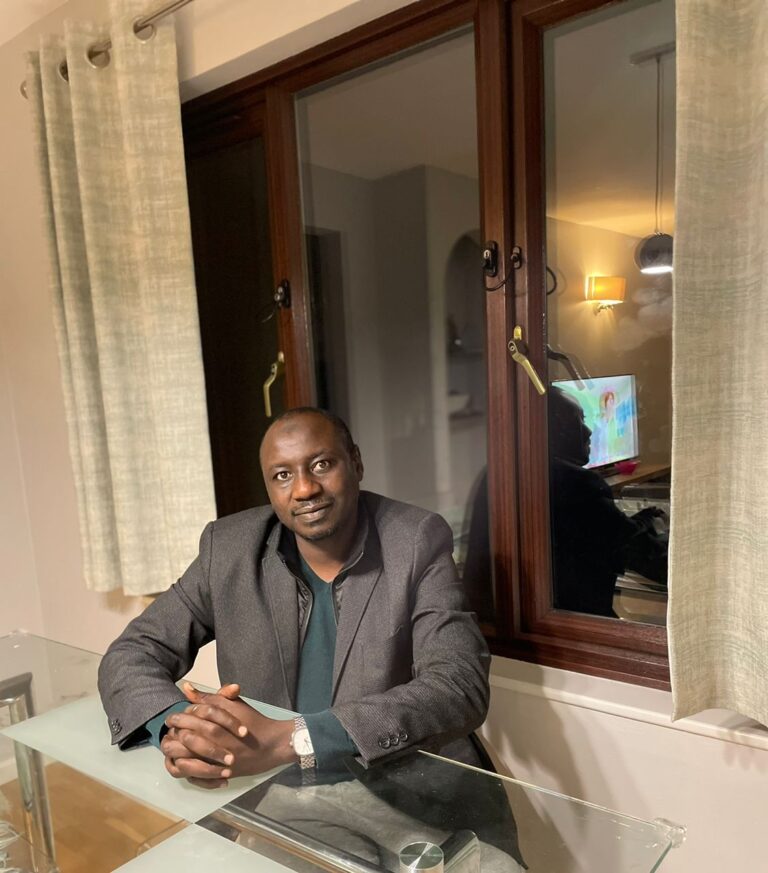 Zan sadakar da tarar N800,000 da a ka yi wa Ganduje a kaina- Jaafar Jaafar Zan sadakar da tarar N800,000 da a ka yi wa Ganduje a kaina- Jaafar Jaafar