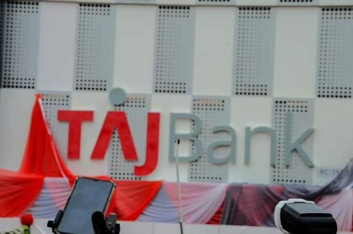 TAJBank ya lashe kyautar gwarzon bankin musulunci na shekara TAJBank ya lashe kyautar gwarzon bankin musulunci na shekara