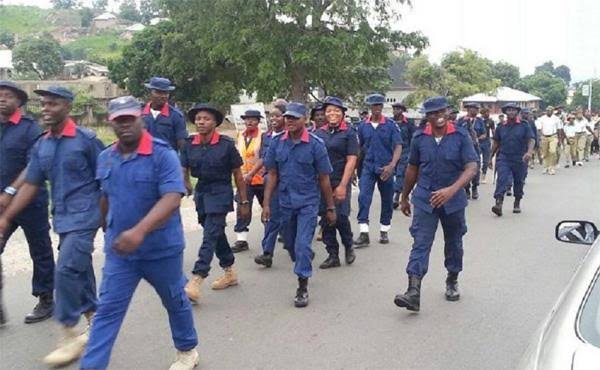 Matsin rayuwa: Mahaifi ya yi yunƙurin sayar da ƴaƴansa mata 2 a Akwa Ibom Matsin rayuwa: Mahaifi ya yi yunƙurin sayar da ƴaƴansa mata 2 a Akwa Ibom