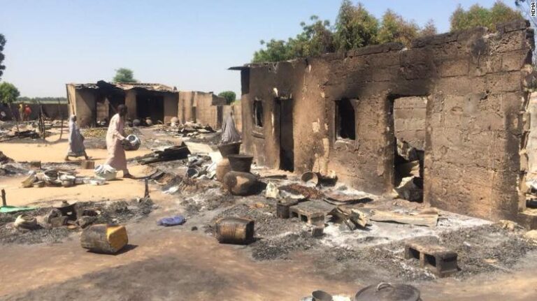 DA ƊUMI-ƊUMI: Boko Haram sun harba rokoki a Maiduguri yayin da Buhari zai kai ziyara a yau DA ƊUMI-ƊUMI: Boko Haram sun harba rokoki a Maiduguri yayin da Buhari zai kai ziyara a yau