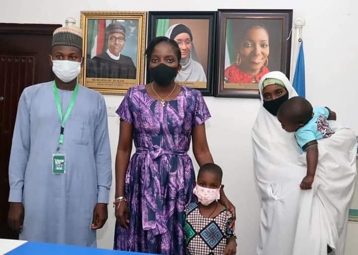 Bayan shekaru 3, NAPTIP ta ceto yarinya ƴar shekara 5 da a ka sace a Gombe a ka sayar da ita a Anambra Bayan shekaru 3, NAPTIP ta ceto yarinya ƴar shekara 5 da a ka sace a Gombe a ka sayar da ita a Anambra