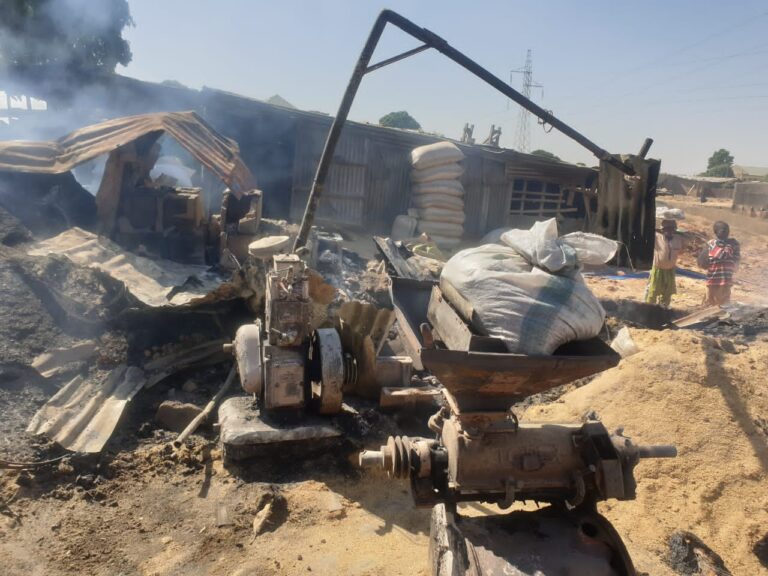 IBTILA’I: Gobara ta laƙume ɗaruruwan buhunhunan shinkafa da injinan sarrafa ta a Kano IBTILA’I: Gobara ta laƙume ɗaruruwan buhunhunan shinkafa da injinan sarrafa ta a Kano