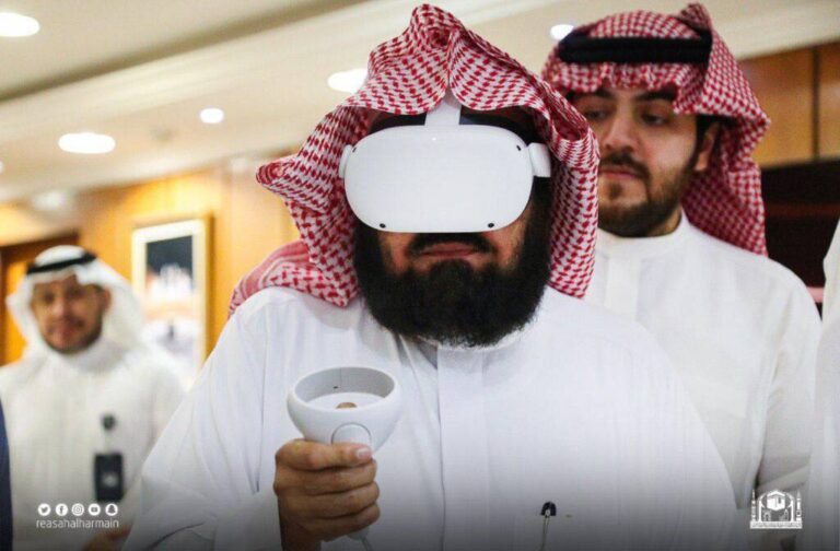 Sudais ya ƙaddamar da fasahar ganin dutsen Hajrul Aswad ta na’ura Sudais ya ƙaddamar da fasahar ganin dutsen Hajrul Aswad ta na’ura