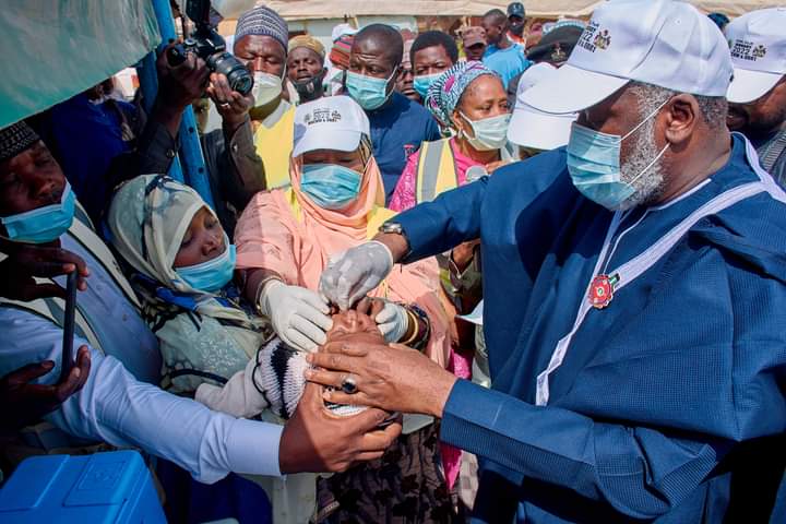 Yara miliyan 3.6 za a yi wa rigakafin cutar Polio a Kano a watan Janairu – Ganduje Yara miliyan 3.6 za a yi wa rigakafin cutar Polio a Kano a watan Janairu – Ganduje