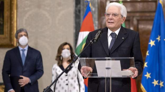 An lallashi Sergio Mattarella ya ƙara karɓar shugabancin Italiya zango na biyu duk da ba ya so An lallashi Sergio Mattarella ya ƙara karɓar shugabancin Italiya zango na biyu duk da ba ya so