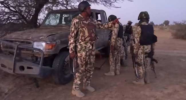 Sojoji sun shiga farautar ‘yan ta’addar Boko Haram da su ka tsere a Damasak Sojoji sun shiga farautar ‘yan ta’addar Boko Haram da su ka tsere a Damasak