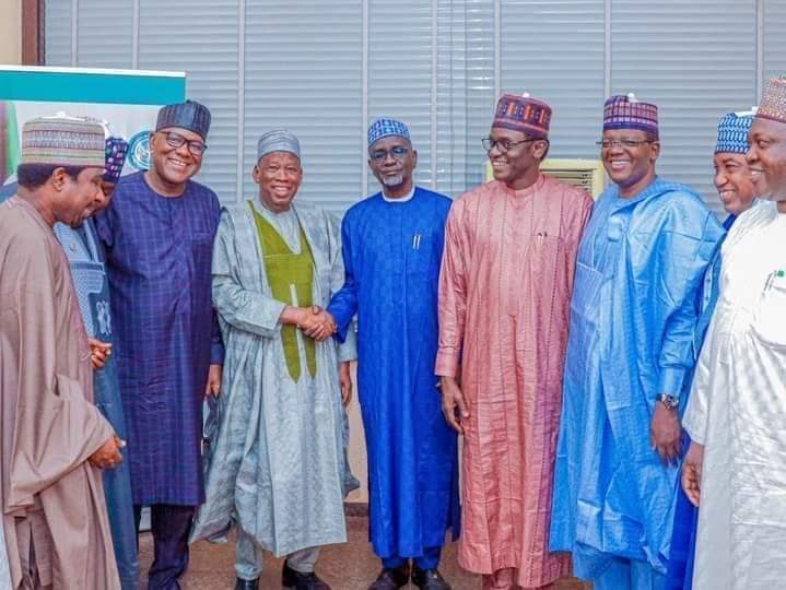 Rikicin APC a Kano: Za mu bi umarnin Allah da na Jam’iya mu yarda da sulhu — Shekarau Rikicin APC a Kano: Za mu bi umarnin Allah da na Jam’iya mu yarda da sulhu — Shekarau