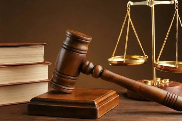 Ma’aikacin gwamnati na neman kotu ta raba aurensw da matarsa sabo da ta ɓarnatar da N2m