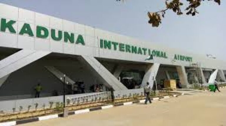 Ƴan ta’adda sun kashe mutum 1 sun kuma hana jirgi tashi a filin jirgin saman Kaduna Ƴan ta’adda sun kashe mutum 1 sun kuma hana jirgi tashi a filin jirgin saman Kaduna