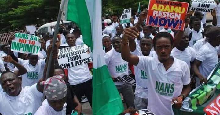 Yajin aikin ASUU: Gobe za mu datse tituna a Oyo — Ɗalibai Yajin aikin ASUU: Gobe za mu datse tituna a Oyo — Ɗalibai
