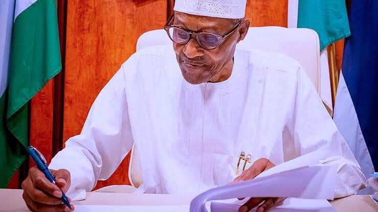 Yaƙin Russia da Ukraine: Buhari ya amince da dala miliyan 8.5 domin kwaso ƴan Nijeriya su 5,000 Yaƙin Russia da Ukraine: Buhari ya amince da dala miliyan 8.5 domin kwaso ƴan Nijeriya su 5,000