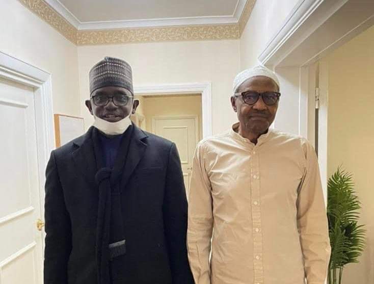Buhari ya yi amai ya lashe kan shugabancin APC, inda ya dawo goyon bayan Buni Buhari ya yi amai ya lashe kan shugabancin APC, inda ya dawo goyon bayan Buni