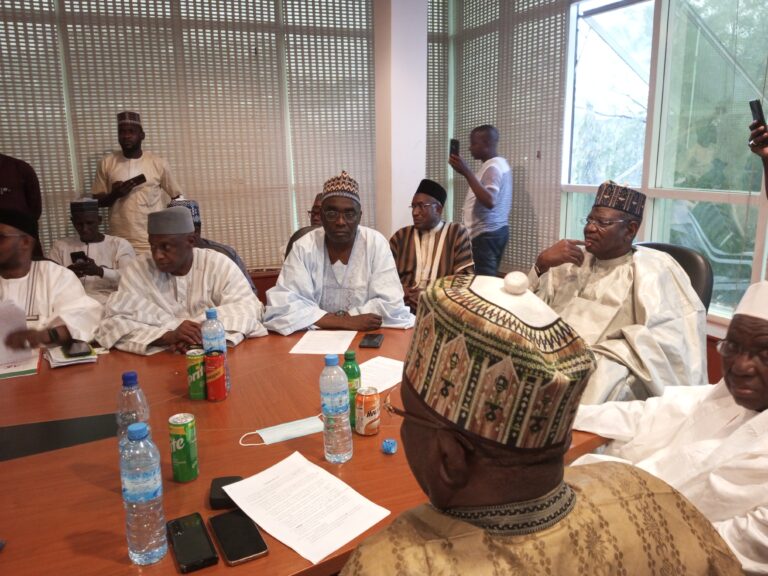 Dangwani, Danburam, Dambatta da masu ruwa da tsakin PDP sun zargi Kwankwaso da yin ƙarfa-ƙarfa Dangwani, Danburam, Dambatta da masu ruwa da tsakin PDP sun zargi Kwankwaso da yin ƙarfa-ƙarfa