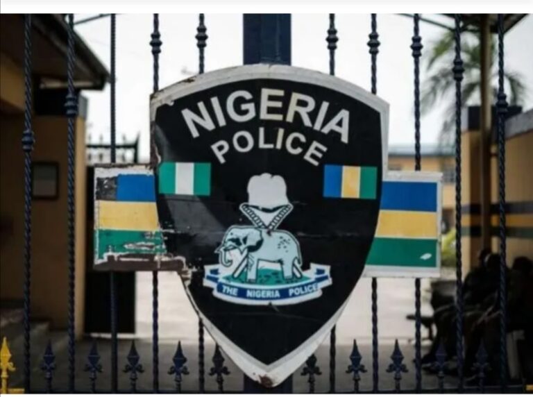 Ɗalibin sakandare ya kashe abokin karatunsa da wuƙa a Akwa Ibom Ɗalibin sakandare ya kashe abokin karatunsa da wuƙa a Akwa Ibom