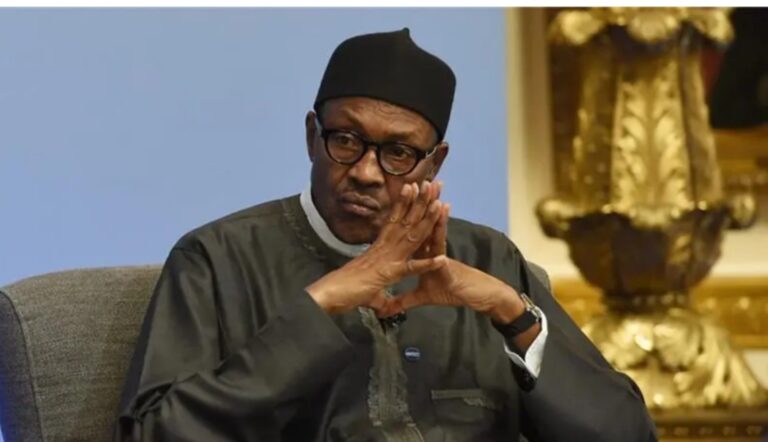 Buhari ga ƴan Nijeriya: Ina mai baku haƙuri kan wahalar mai da wutar lantarki Buhari ga ƴan Nijeriya: Ina mai baku haƙuri kan wahalar mai da wutar lantarki