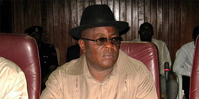 Kotu ta kori gwamnan Ebonyi sakamakon sauya sheƙa zuwa APC Kotu ta kori gwamnan Ebonyi sakamakon sauya sheƙa zuwa APC