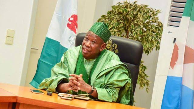2023: Ba zan yarda da yawo da makamai da dabanci ba, Ganduje ya gargaɗi ƴan siyasa 2023: Ba zan yarda da yawo da makamai da dabanci ba, Ganduje ya gargaɗi ƴan siyasa