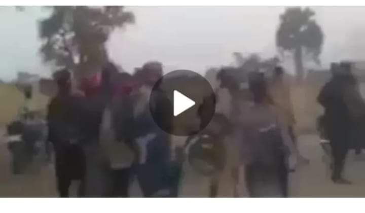 FAƊAN DA BA RUWANKA… : Ƴan ta’adda da dama sun mutu yayin da ƴan Boko Haram da ISWAP su ka gwabza faɗa a junansu FAƊAN DA BA RUWANKA… : Ƴan ta’adda da dama sun mutu yayin da ƴan Boko Haram da ISWAP su ka gwabza faɗa a junansu