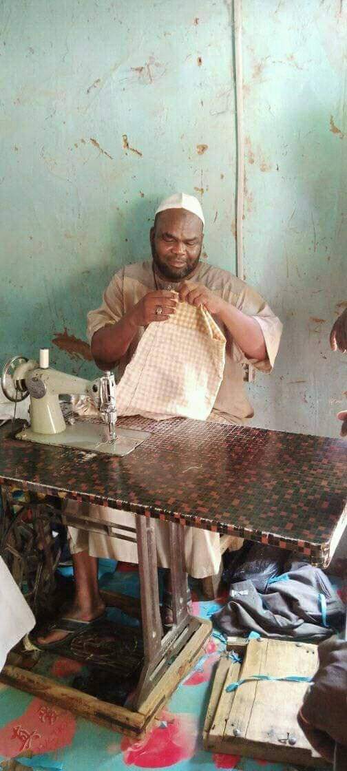 AL’AJABI: Zaɓaɓɓen Shugaban Ƙaramar Hukuma bai bar sana’arsa ta ɗinki ba a Jigawa AL’AJABI: Zaɓaɓɓen Shugaban Ƙaramar Hukuma bai bar sana’arsa ta ɗinki ba a Jigawa