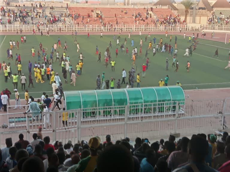 An farfasa motar Katsina United a wasan da su ka kara da Kano Pillars An farfasa motar Katsina United a wasan da su ka kara da Kano Pillars