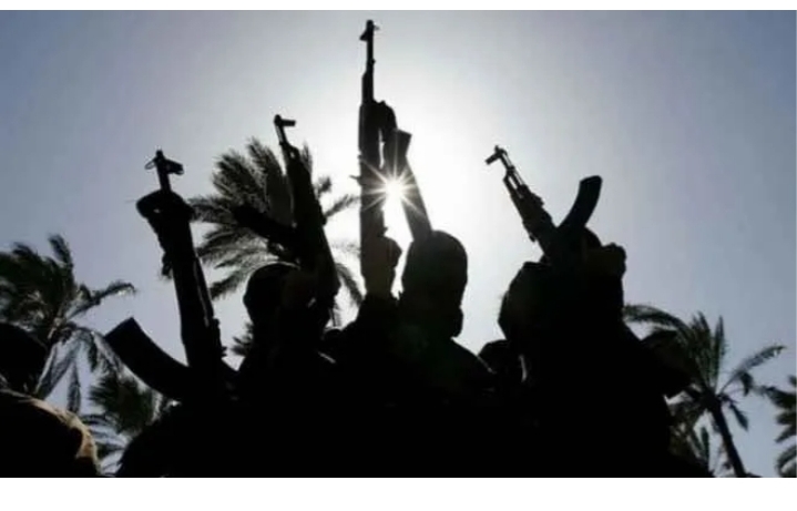Ƴan bindiga sun harbe ɗan gidan Kwamishinan Tsaro na Zamfara Ƴan bindiga sun harbe ɗan gidan Kwamishinan Tsaro na Zamfara
