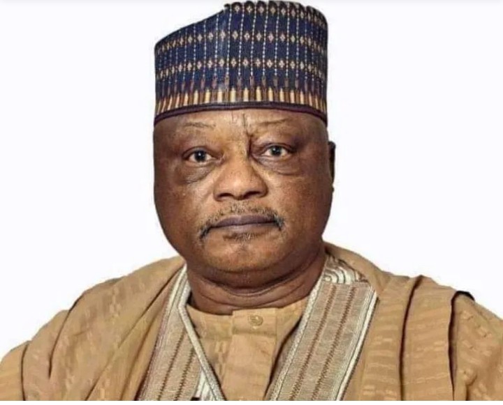 Hukumar yaki da cin hanci da rashawa ta Kano ta yi barazanar kama Dambazau Hukumar yaki da cin hanci da rashawa ta Kano ta yi barazanar kama Dambazau