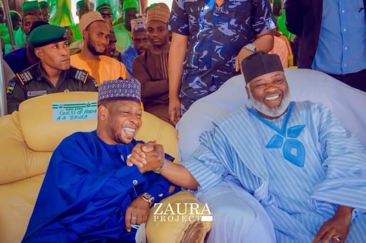Kano 2023: Zaura ya yi mubaya’a ga Gawuna, inda ya yanki fom ɗin takarar Sanata Kano 2023: Zaura ya yi mubaya’a ga Gawuna, inda ya yanki fom ɗin takarar Sanata