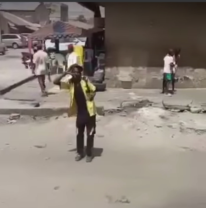 Wanda a ka nuna ya sha giya a faifen bidiyo ba jami’in mu ba ne — KAROTA Wanda a ka nuna ya sha giya a faifen bidiyo ba jami’in mu ba ne — KAROTA