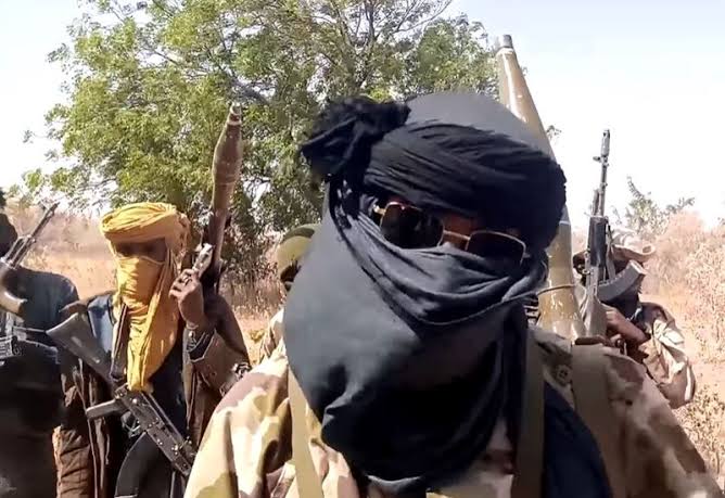Ƴan bindiga sun hallaka sama da mutane 50 a Zamfara Ƴan bindiga sun hallaka sama da mutane 50 a Zamfara