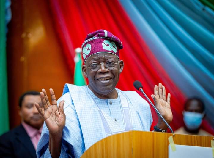 An yi wa kalaman da na yi a kan Buhari mummunar fahimta — Tinubu An yi wa kalaman da na yi a kan Buhari mummunar fahimta — Tinubu
