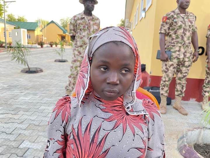 Har yanzu akwai ƴan matan Chibok 20 a Sambisa, in ji waɗanda su ka kuɓuta Har yanzu akwai ƴan matan Chibok 20 a Sambisa, in ji waɗanda su ka kuɓuta