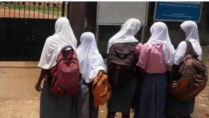 Kotun Ƙoli ta yanke hukuncin a ci gaba da sanya hijabi a makarantun Legas Kotun Ƙoli ta yanke hukuncin a ci gaba da sanya hijabi a makarantun Legas