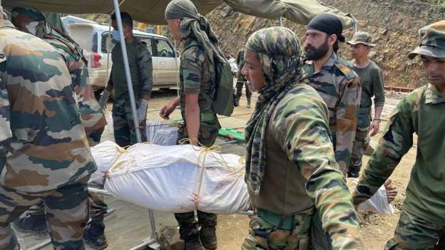 Girgizar kasa ta hallaka mutum 42 a India Girgizar kasa ta hallaka mutum 42 a India