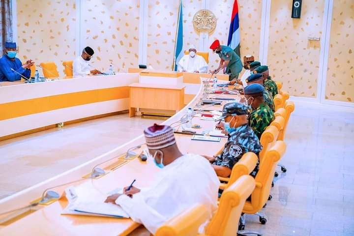 Harin gidan yarin Kuje: Buhari ya kira shugabannin hukumomin tsaro Harin gidan yarin Kuje: Buhari ya kira shugabannin hukumomin tsaro