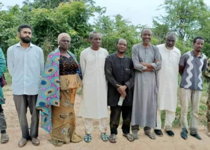 An sake sako mutum 7 da ga waɗanda a kai garkuwa da su a harin jirgin ƙasan Abuja-Kaduna An sake sako mutum 7 da ga waɗanda a kai garkuwa da su a harin jirgin ƙasan Abuja-Kaduna
