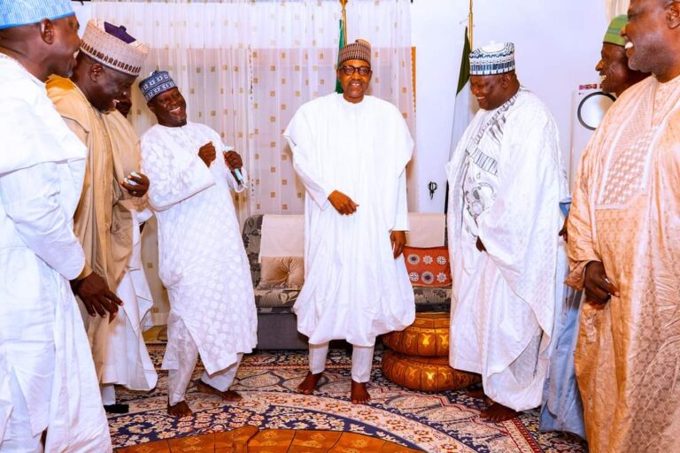 Rufe boda ya yi amfani sabo da ƴan Nijeriya sun dawo cin shinkafar gida — Buhari Rufe boda ya yi amfani sabo da ƴan Nijeriya sun dawo cin shinkafar gida — Buhari