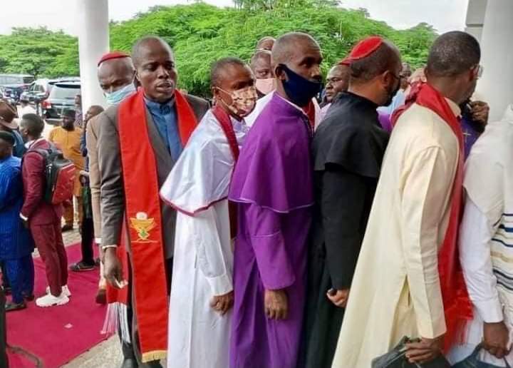 CAN ta barranta kanta da malaman kiristanci da su ka halarci ƙaddamar da Shettima CAN ta barranta kanta da malaman kiristanci da su ka halarci ƙaddamar da Shettima