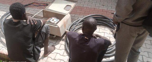 Ɓarayin wayar wutar lantarki sun faɗa komar ƴan jami’an tsaro a Kano Ɓarayin wayar wutar lantarki sun faɗa komar ƴan jami’an tsaro a Kano