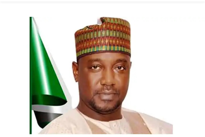Gwamna Bello ya dakatar da shugaban hukumar kula da ilimin bai-ɗaya ta Naija Gwamna Bello ya dakatar da shugaban hukumar kula da ilimin bai-ɗaya ta Naija