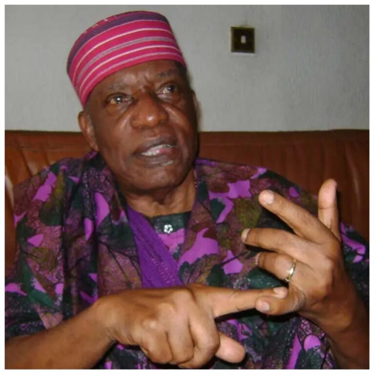 Tsohon kakakin Ibrahim Badamasi Babangida, Duro Onabule ya rasu Tsohon kakakin Ibrahim Badamasi Babangida, Duro Onabule ya rasu