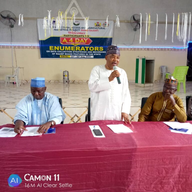 Gwamnatin Kano da haɗin-gwiwar Bankin Duniya za su gina tituna adadin 6,300km Gwamnatin Kano da haɗin-gwiwar Bankin Duniya za su gina tituna adadin 6,300km