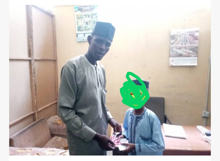 Ƙungiya ta raba magunguna kyauta ga masu cutar sikila a Kano Ƙungiya ta raba magunguna kyauta ga masu cutar sikila a Kano