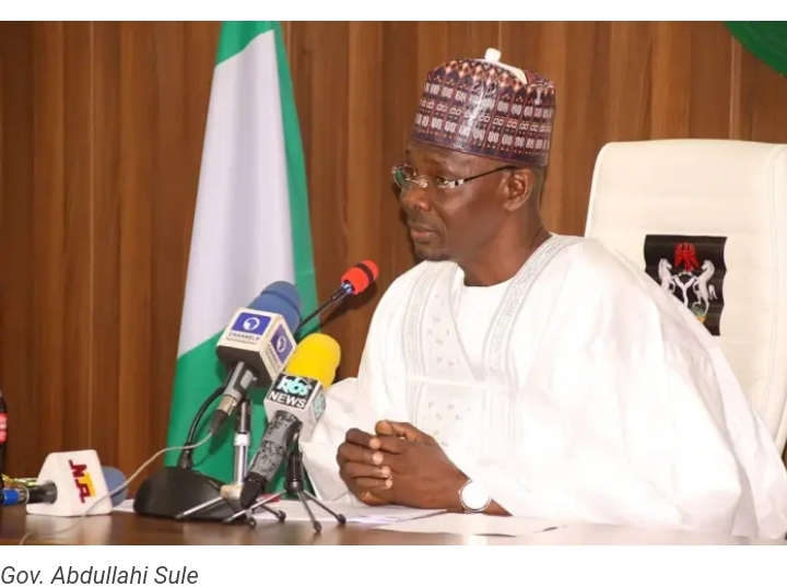 Babban taron APC: Gwamnan Nassarawa ya mayar da Naira miliyan 20 da ta yi ragowa a kwamitinsa Babban taron APC: Gwamnan Nassarawa ya mayar da Naira miliyan 20 da ta yi ragowa a kwamitinsa