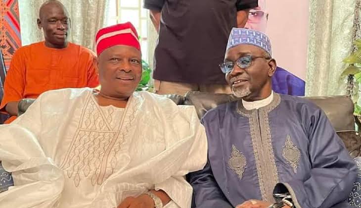 Kwankwaso ya magantu kan batun sauya sheƙar Shekarau zuwa PDP Kwankwaso ya magantu kan batun sauya sheƙar Shekarau zuwa PDP