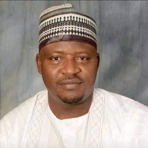Kawu Sumaila ya baiwa daliba gurbin karatu kyauta a jami’arsa ta Al-Istiqama Kawu Sumaila ya baiwa daliba gurbin karatu kyauta a jami’arsa ta Al-Istiqama