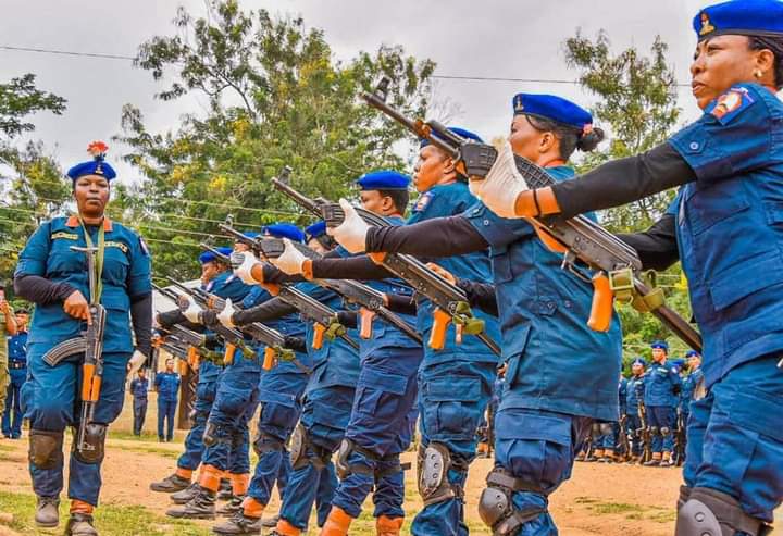 NSCDC ta samar da rundunar mata ta musamman domin tsaron makarantu 81,000 a Nijeriya NSCDC ta samar da rundunar mata ta musamman domin tsaron makarantu 81,000 a Nijeriya