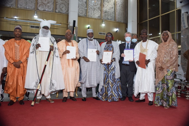 Gidauniyar Dangote, gwamnatin Kano, UNICEF da Billgate sun yi yarjejeniya kan rigakafi a Kano Gidauniyar Dangote, gwamnatin Kano, UNICEF da Billgate sun yi yarjejeniya kan rigakafi a Kano