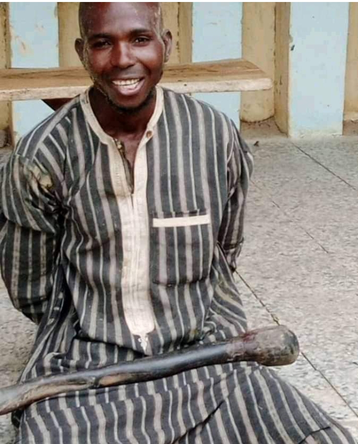 Ƴan Sanda sun kama magidancin da ya kashe mahaifansa da taɓarya a Jigawa Ƴan Sanda sun kama magidancin da ya kashe mahaifansa da taɓarya a Jigawa